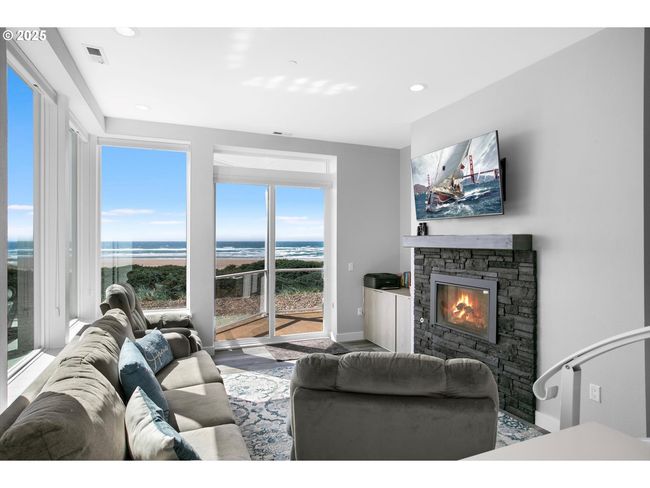 5852 Sw Cupola Dr, Condo with 2 bedrooms, 2 bathrooms and 1 parking in South Beach OR | Image 9