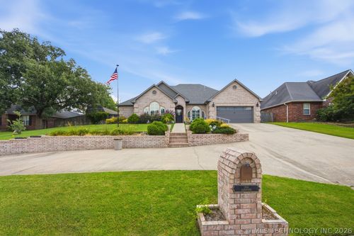 1904 Sandpiper St, McAlester, OK, 74501-7352 | Card Image