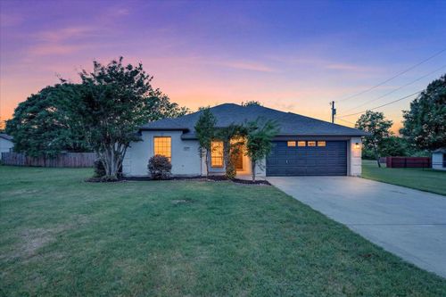 127 Port O Call Ct, Runaway Bay, TX, 76426-9402 | Card Image