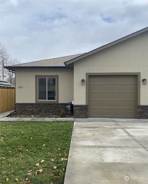 601 Sycamore St, Walla Walla, WA, 99362-3656 | Card Image