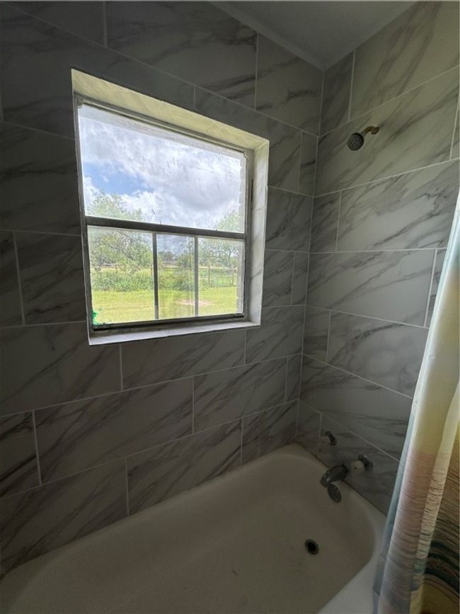 208 Scott St, House other with 3 bedrooms, 1 bathrooms and null parking in Alice TX | Image 12