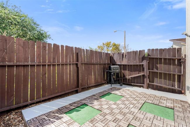APT-33 - 3200 Nw 5 Th Ter, Townhouse with 2 bedrooms, 2 bathrooms and null parking in Pompano Beach FL | Image 14