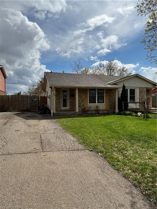 24 Dianne Drive, St Catharines, ON, L2P3R7 | Card Image