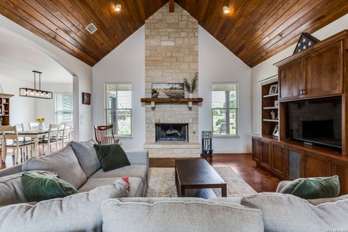 106 River Mountain Dr, Boerne, TX, 78006-8057 | Card Image