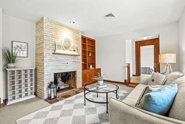 UNIT-4 - 22 Grove Pl, Condo with 2 bedrooms, 1 bathrooms and 1 parking in Winchester MA | Image 8