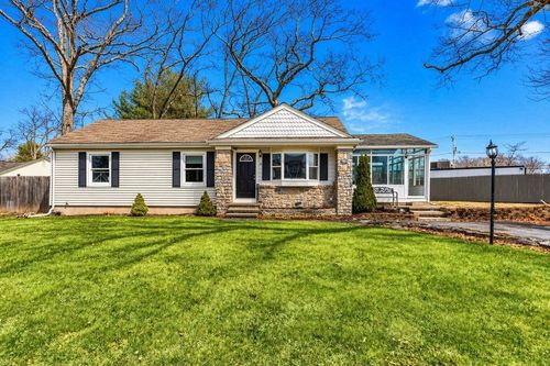 29 Fenton Ave, Attleboro, MA, 02703-6910 | Card Image