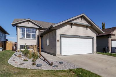 37 Mann Dr, House detached with 4 bedrooms, 3 bathrooms and 2 parking in Penhold AB | Image 1