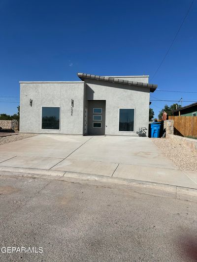 front house | Image 1