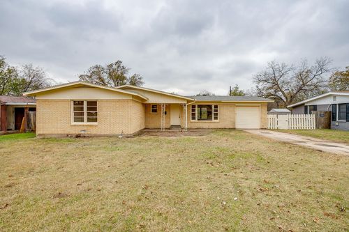 4315 Mackey Dr, North Richland Hills, TX, 76180-8185 | Card Image