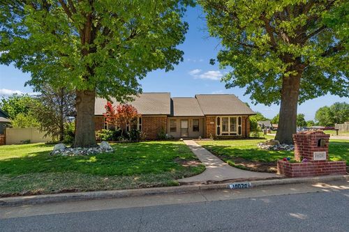 10020 Leeds Drive, Yukon, OK, 73099 | Card Image