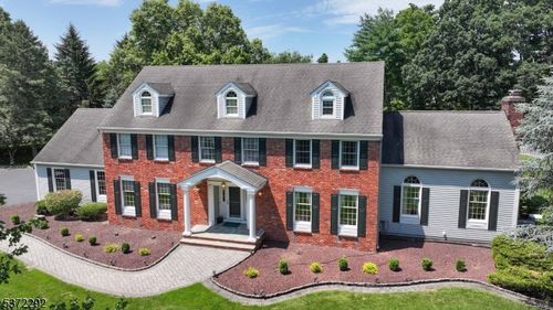 18 Brier Rd, Whitehouse Station, NJ, 08889-3045 | Card Image