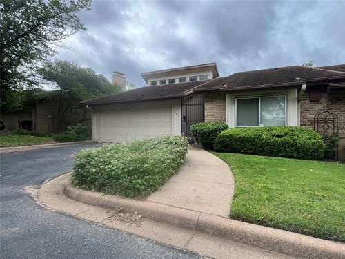 5718 Meadow Wood Ln, Fort Worth, TX, 76112-3034 | Card Image