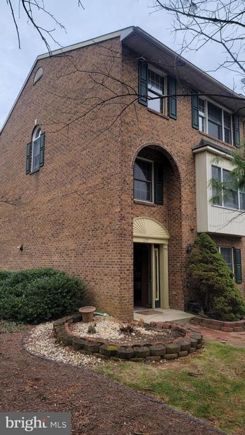 1177 Fairchild Ave, HAGERSTOWN, MD, 21742-4616 | Card Image