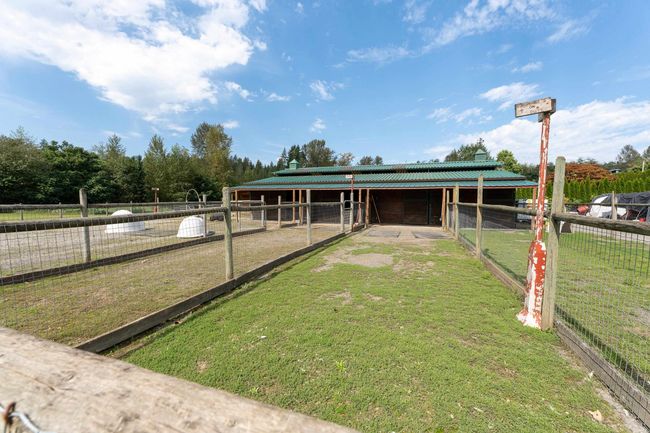 View of stable | Image 38