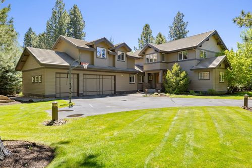19357 Golden Lake Ct, Bend, OR, 97702-9145 | Card Image