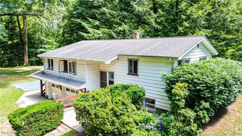 719 Howard Rd, Ashtabula, OH, 44004-9035 | Card Image