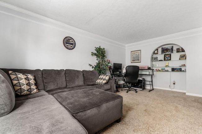 Living Room/Office | Image 12