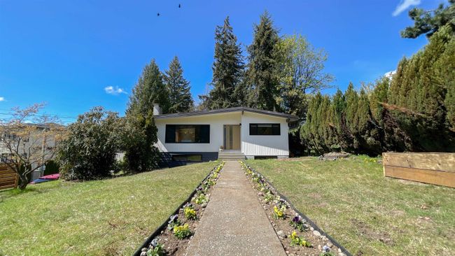 8555 Gilley Avenue, House other with 6 bedrooms, 3 bathrooms and 5 parking in Burnaby BC | Image 28