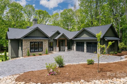 99 Little Cherokee Rdg, Hendersonville, NC, 28739-9238 | Card Image