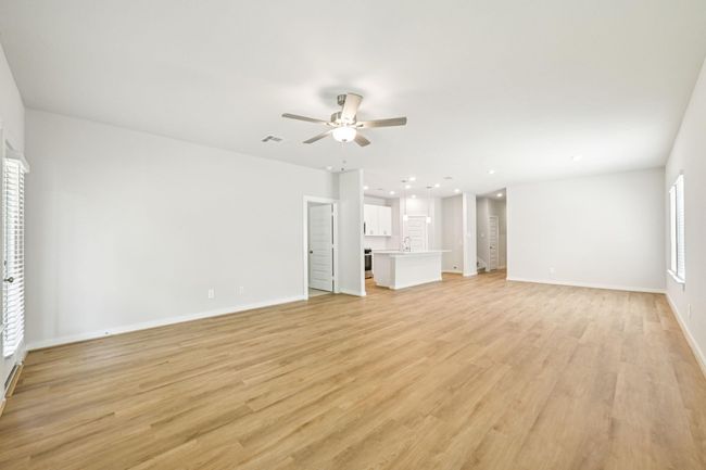 18346 Landing Meadows Ln, House other with 5 bedrooms, 4 bathrooms and 2 parking in New Caney TX | Image 12