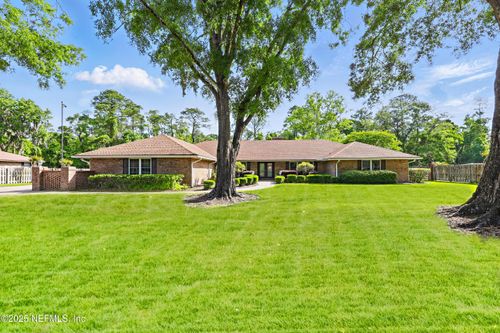7805 Hunters Grove Rd, Jacksonville, FL, 32256-7213 | Card Image
