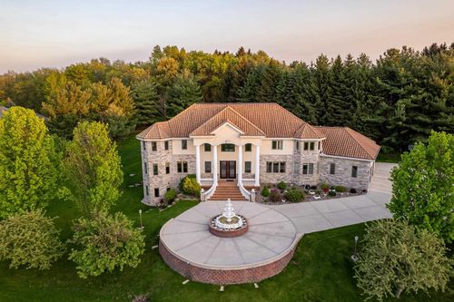 3319 Saracen Way, Verona, WI, 53593-9500 | Card Image