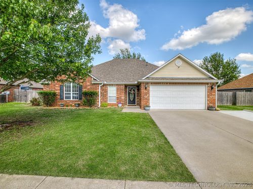 2004 Charleston Dr, Bartlesville, OK, 74006-6951 | Card Image