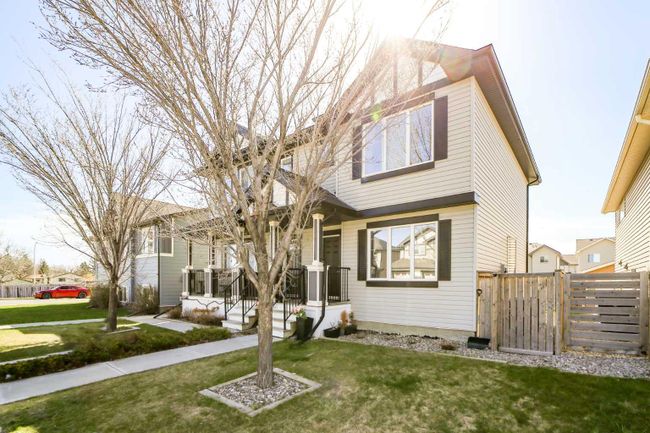 786 Silkstone Close W, Home with 3 bedrooms, 2 bathrooms and 2 parking in Lethbridge AB | Image 3