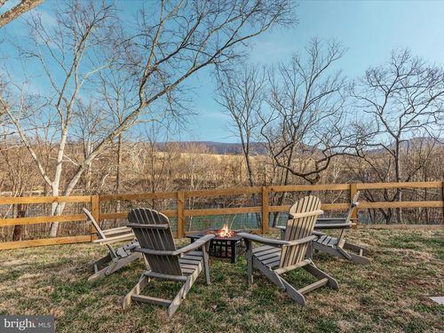 17884 Old Valley Pike, EDINBURG, VA, 22824-2816 | Card Image