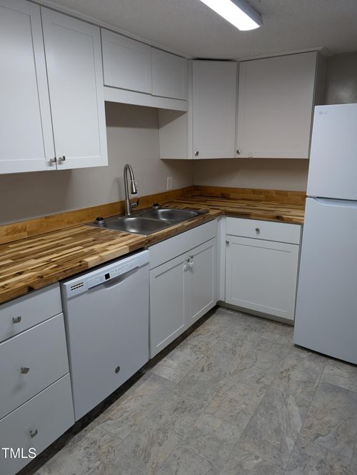 105d-500 Umstead Dr, Chapel Hill, NC, 27516-1612 | Card Image