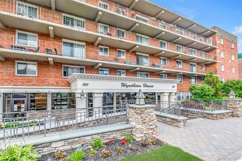 209-200 Atlantic Avenue, Hempstead, NY, 11563 | Card Image
