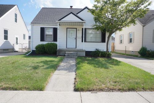19616 Rosedale St, Saint Clair Shores, MI, 48080-3385 | Card Image