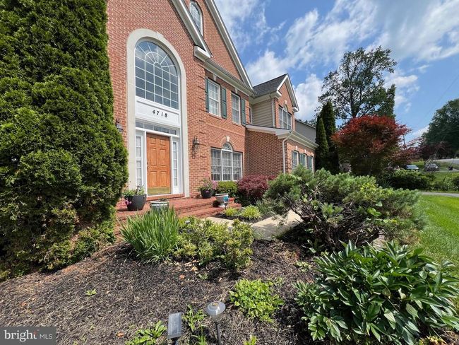 4718 Village Dr, House other with 5 bedrooms, 5 bathrooms and null parking in FAIRFAX VA | Image 5