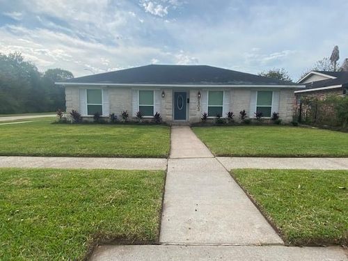3803 Regency Dr, Houston, TX, 77045-3425 | Card Image