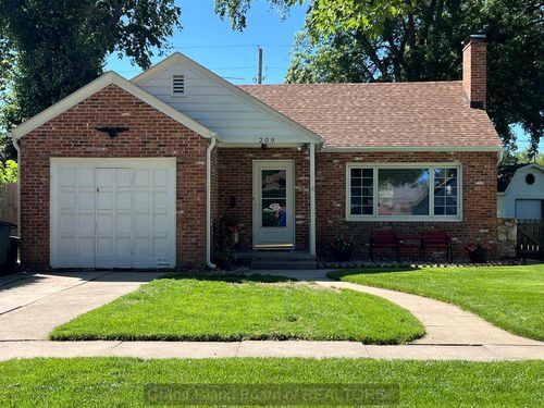 209 E 15th St, Grand Island, NE, 68801-2511 | Card Image