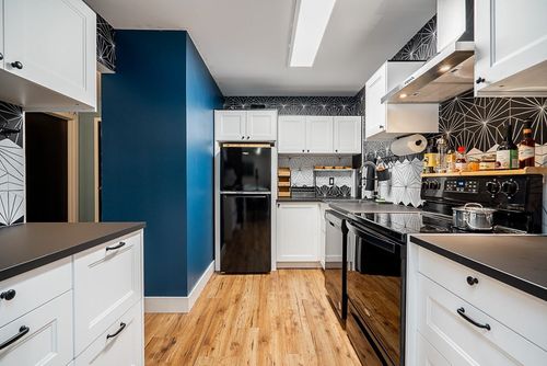 301-1561 Vidal St, White Rock, BC, V4B5A7 | Card Image
