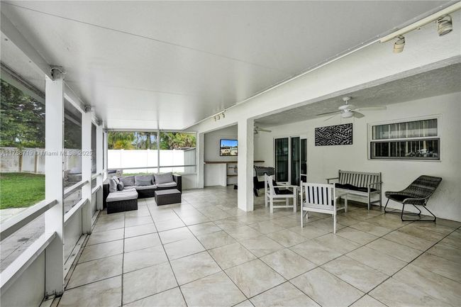 0 - 183 Sunflower Cir, House other with 4 bedrooms, 2 bathrooms and null parking in Royal Palm Beach FL | Image 45