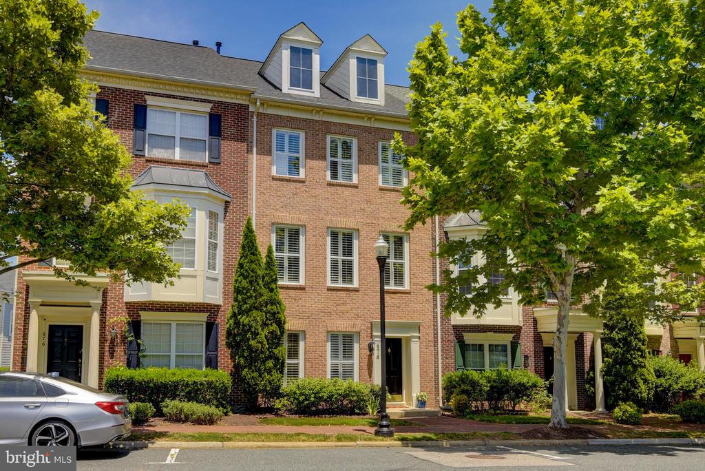 Belmont Bay Dr, Woodbridge, VA 22191