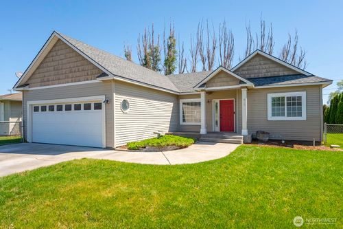 813 Nw Sunburst Ct, Moses Lake, WA, 98837-1425 | Card Image