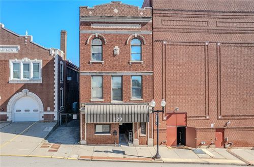 129 N Pennsylvania Ave, Greensburg, PA, 15601-2311 | Card Image