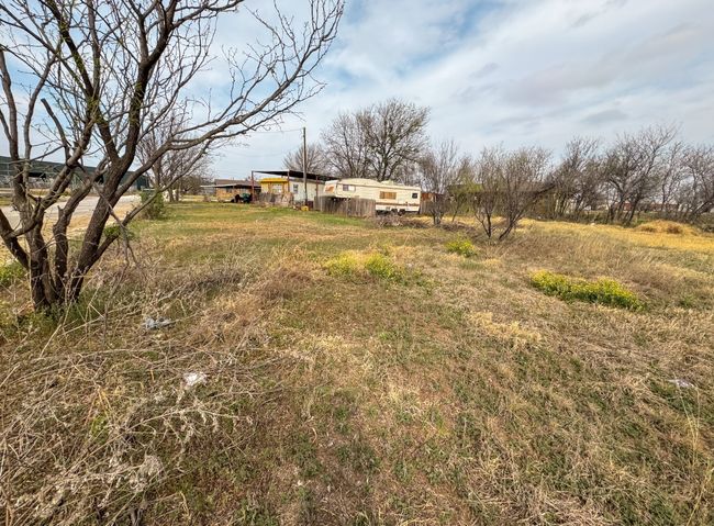View of yard | Image 6