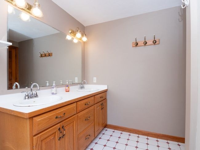 17 Sunrise Rd, House other with 3 bedrooms, 2 bathrooms and 4 parking in Westwood MA | Image 31