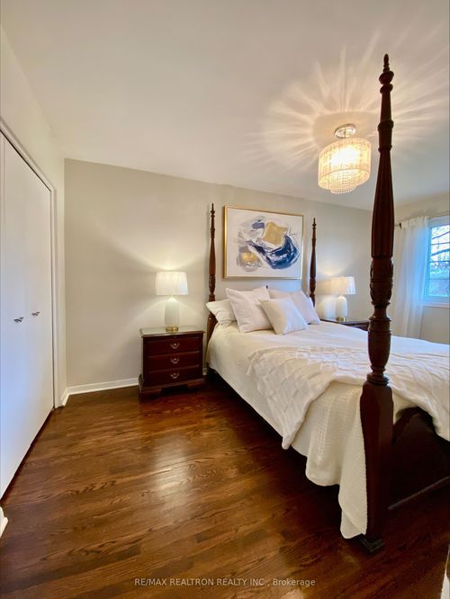 42 Resolution Crescent, North York, ON, M2H1N4 | Card Image