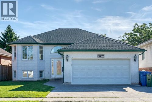 3867 Clara Ave, Windsor, ON, N9E4X6 | Card Image