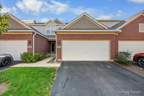 102 Neutrenton Ave, Elgin, IL, 60120-7520 | Card Image