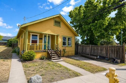 21 Lakeville Street, Petaluma, CA, 94952 | Card Image