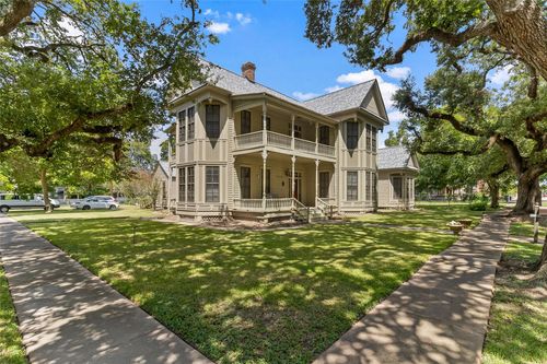 2420 Avenue H, Bay City, TX, 77414-6028 | Card Image