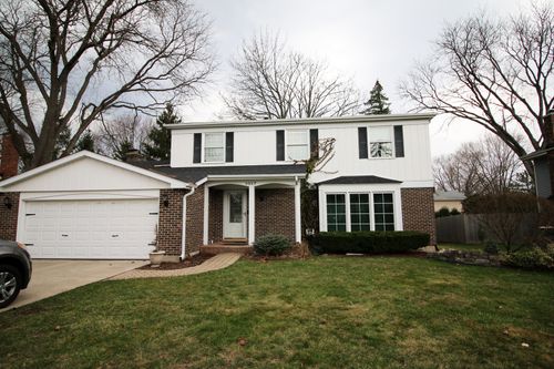 1017 Mayfair Dr, Libertyville, IL, 60048-3548 | Card Image