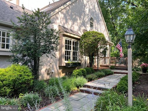 431 Waynesbrooke Rd, Berwyn, PA, 19312-2061 | Card Image