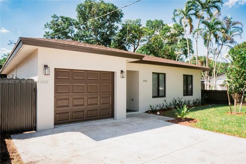 2522 Nw 9th Pl, Fort Lauderdale, FL, 33311-6773 | Card Image